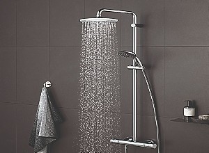 Στήλες Και Τηλέφωνα Ντους